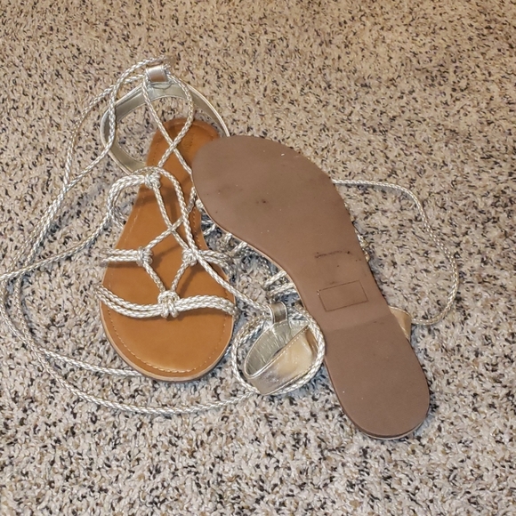 Flats - Picture 2 of 2